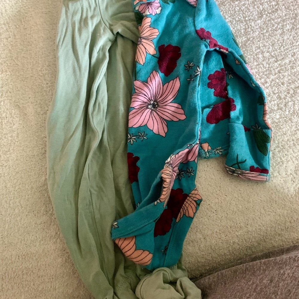 Floral Print Baby Onesie and Green Pants Set